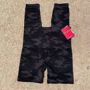 New! SPANX Camo Look At Me Now Leggings